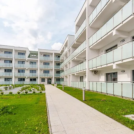 Sunset V, Nadmorska 100 *