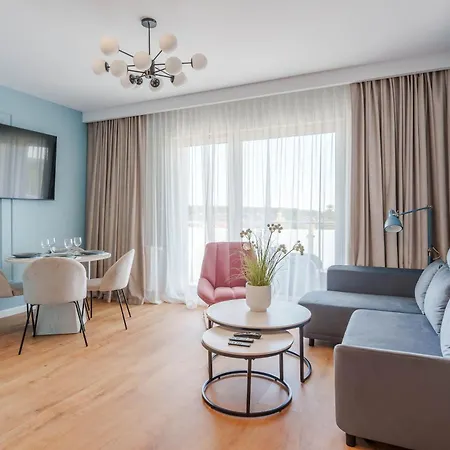 Sunset V, Nadmorska 100