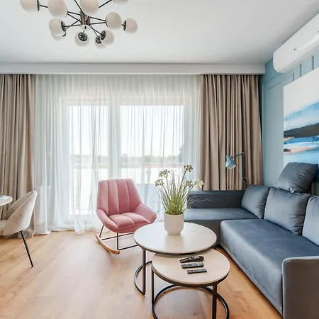 Sunset V, Nadmorska 100