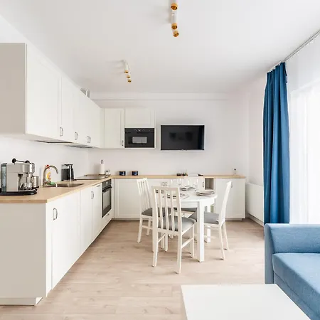 Sunset V, Nadmorska 100 *