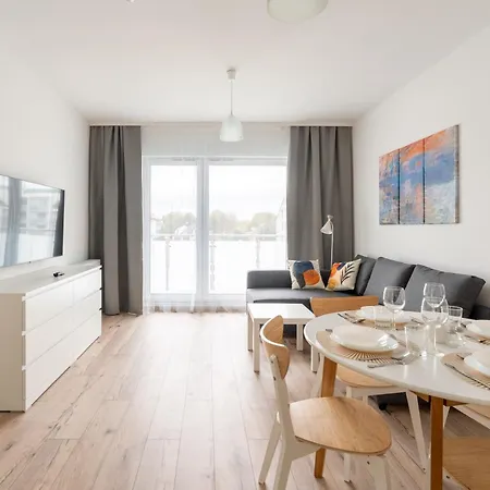 Sunset V, Nadmorska 100