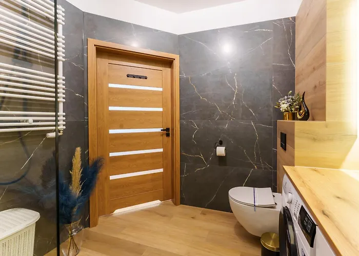 Sunset V, Nadmorska 100 Apartment