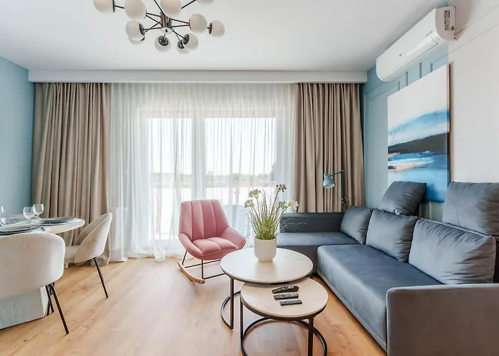 Sunset V, Nadmorska 100