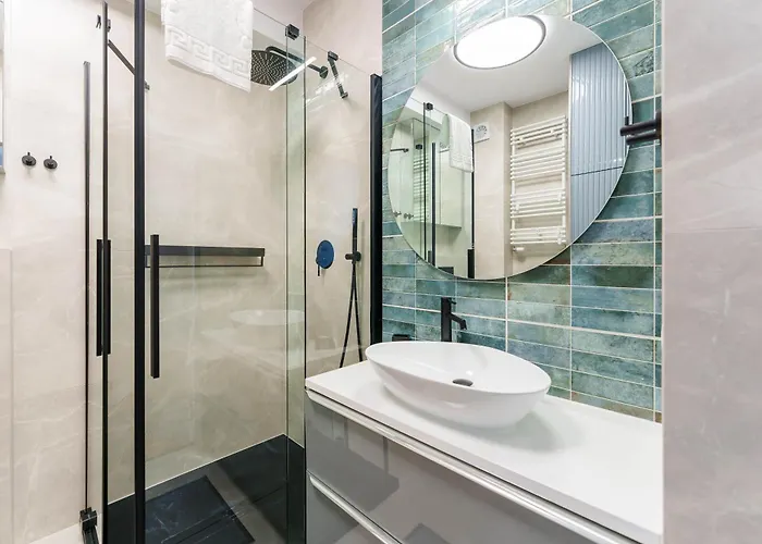 Sunset V, Nadmorska 100 *